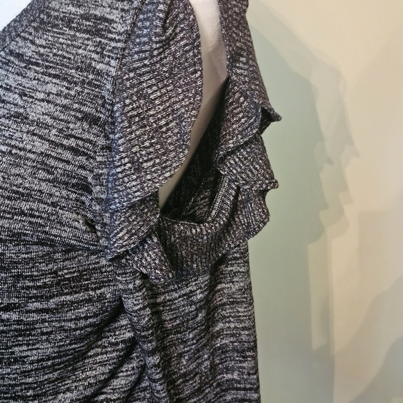 APT. 9 Sweater Open Shoulder Sz M - Picture 4 of 9